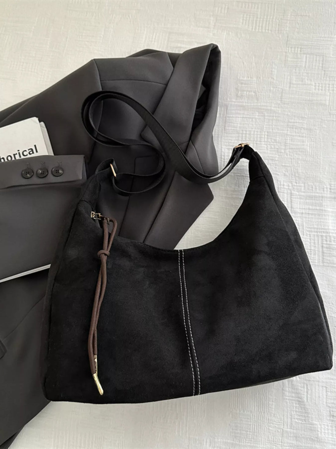 adjustable-strap-crossbody-bag-front-view-womens-handbag