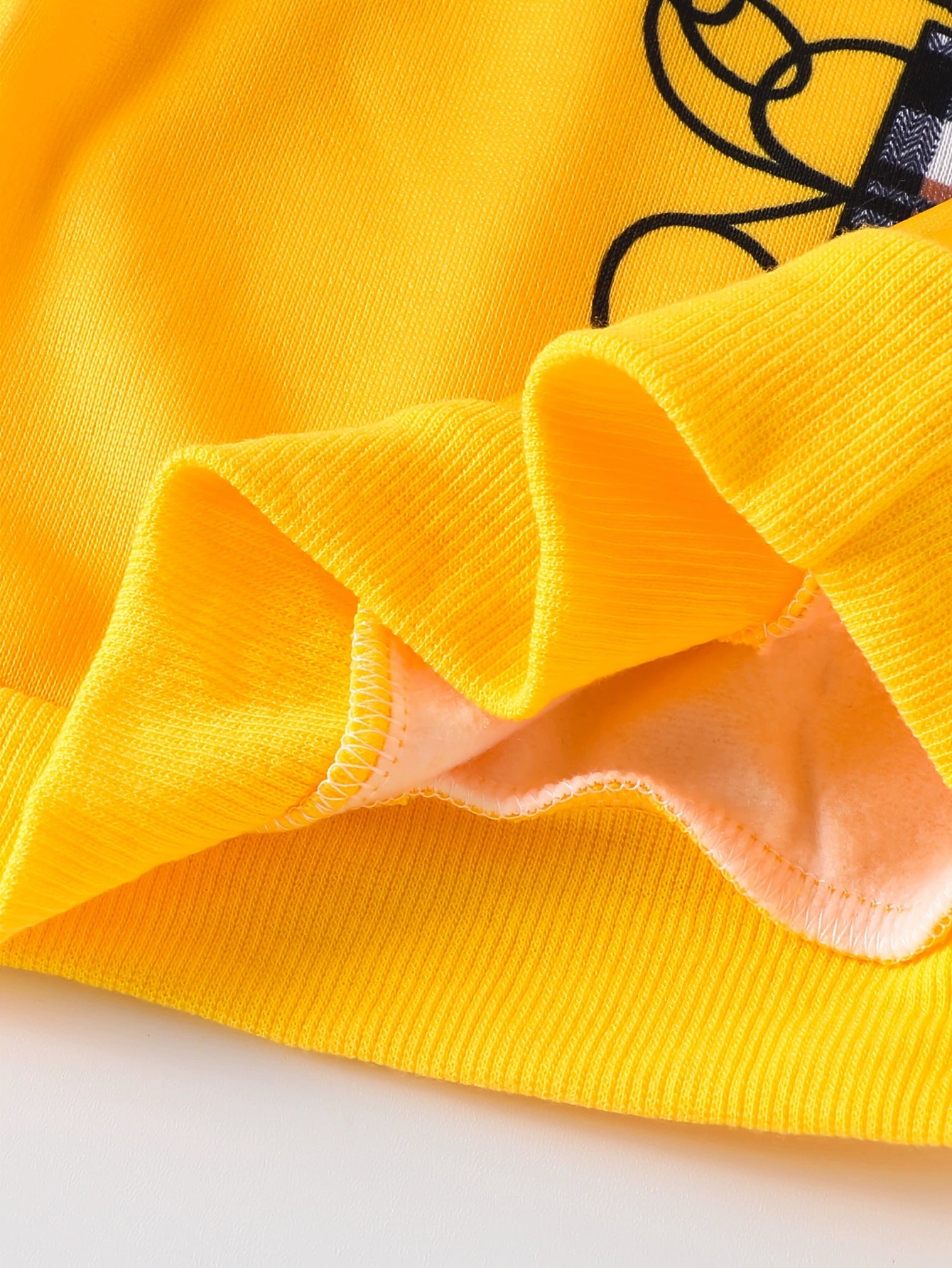 close‑up‑bear‑graphic‑hoodie‑kids‑casual‑fashion‑cozy