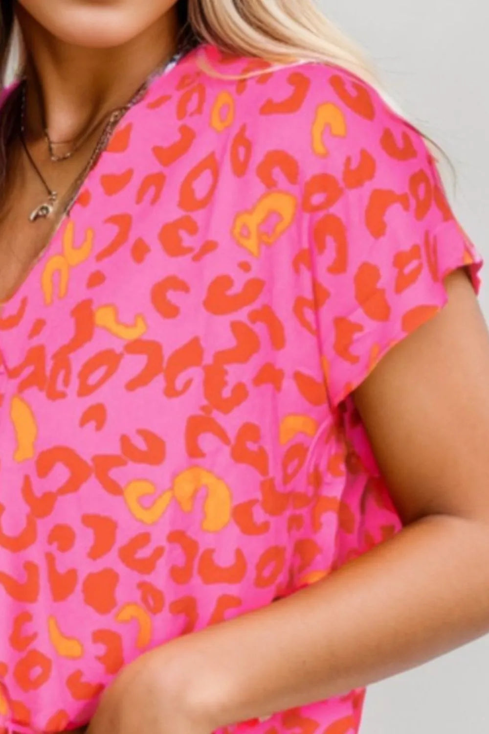 printed-vneck-cap-sleeve-blouse-back-view-comfortable-fit