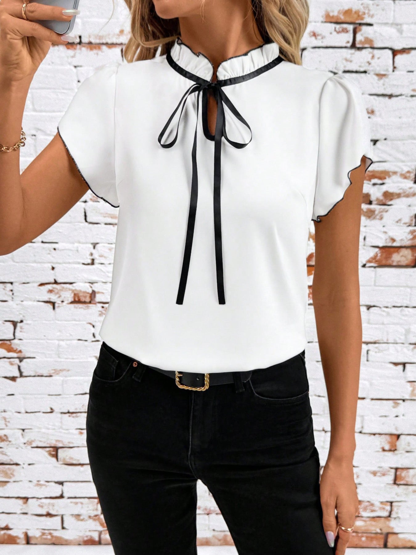 close-up-tie-neck-bow-detail-short-sleeve-blouse