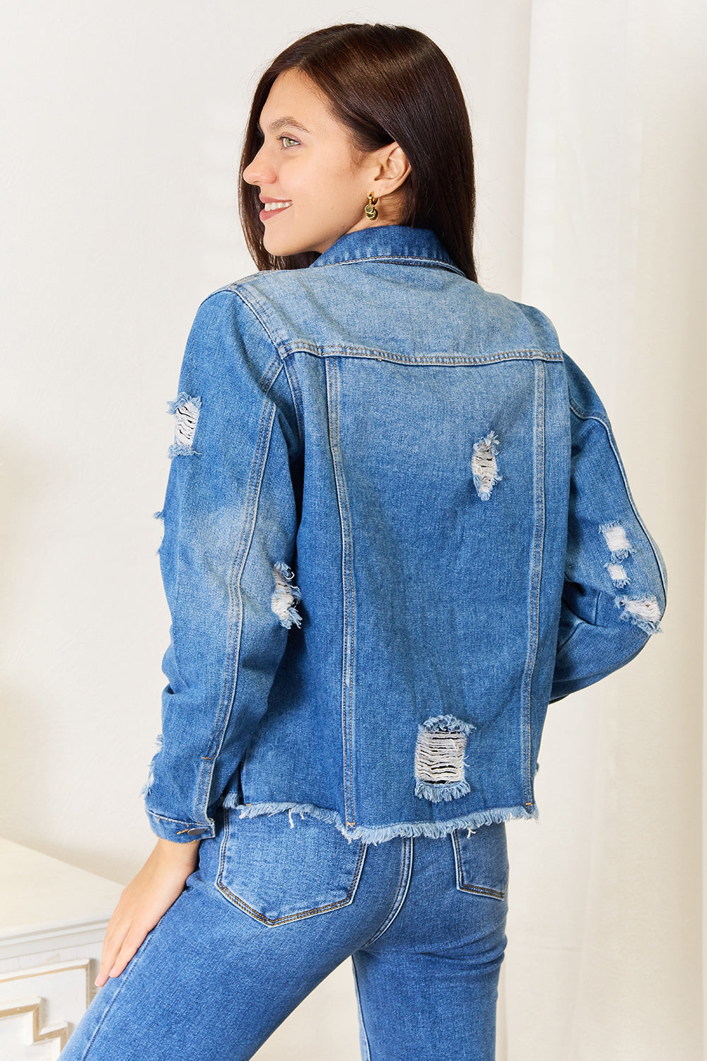 leopard-floral-distressed-denim-jacket-side-view-street-style