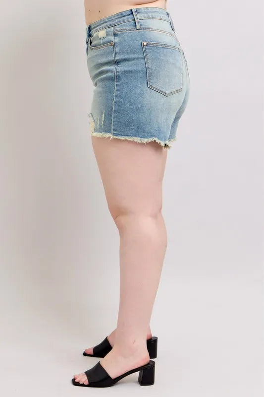 close-up-judy-blue-destroyed-denim-shorts-distressed-detail
