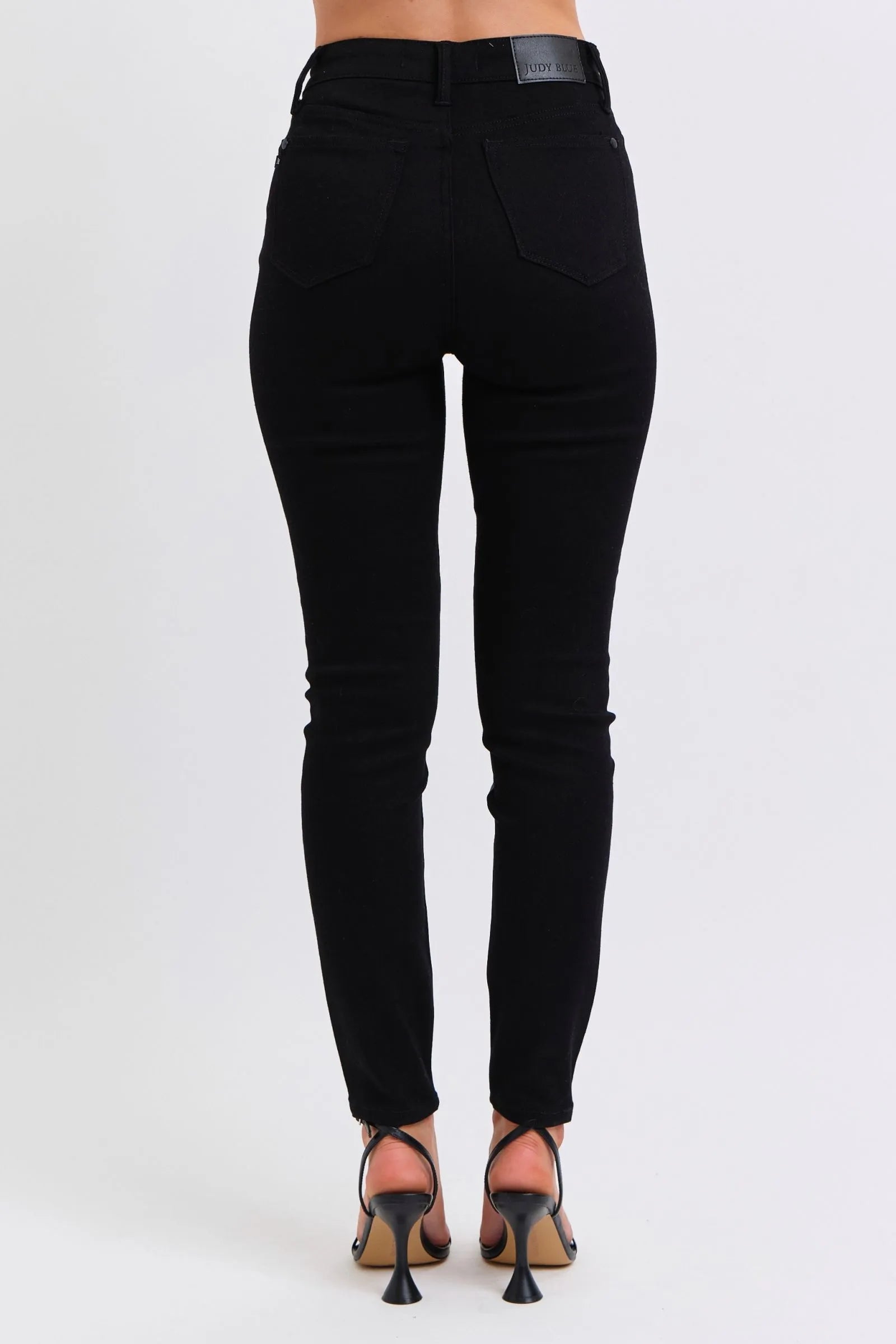close-up-judy-blue-faux-leather-skinny-pants-texture-detail