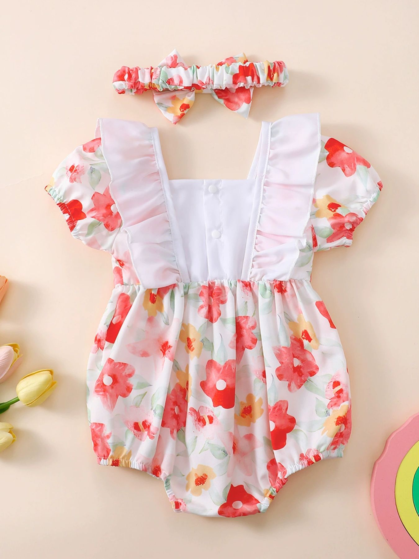 close-up-kids-floral-print-bodysuit-pattern-detail