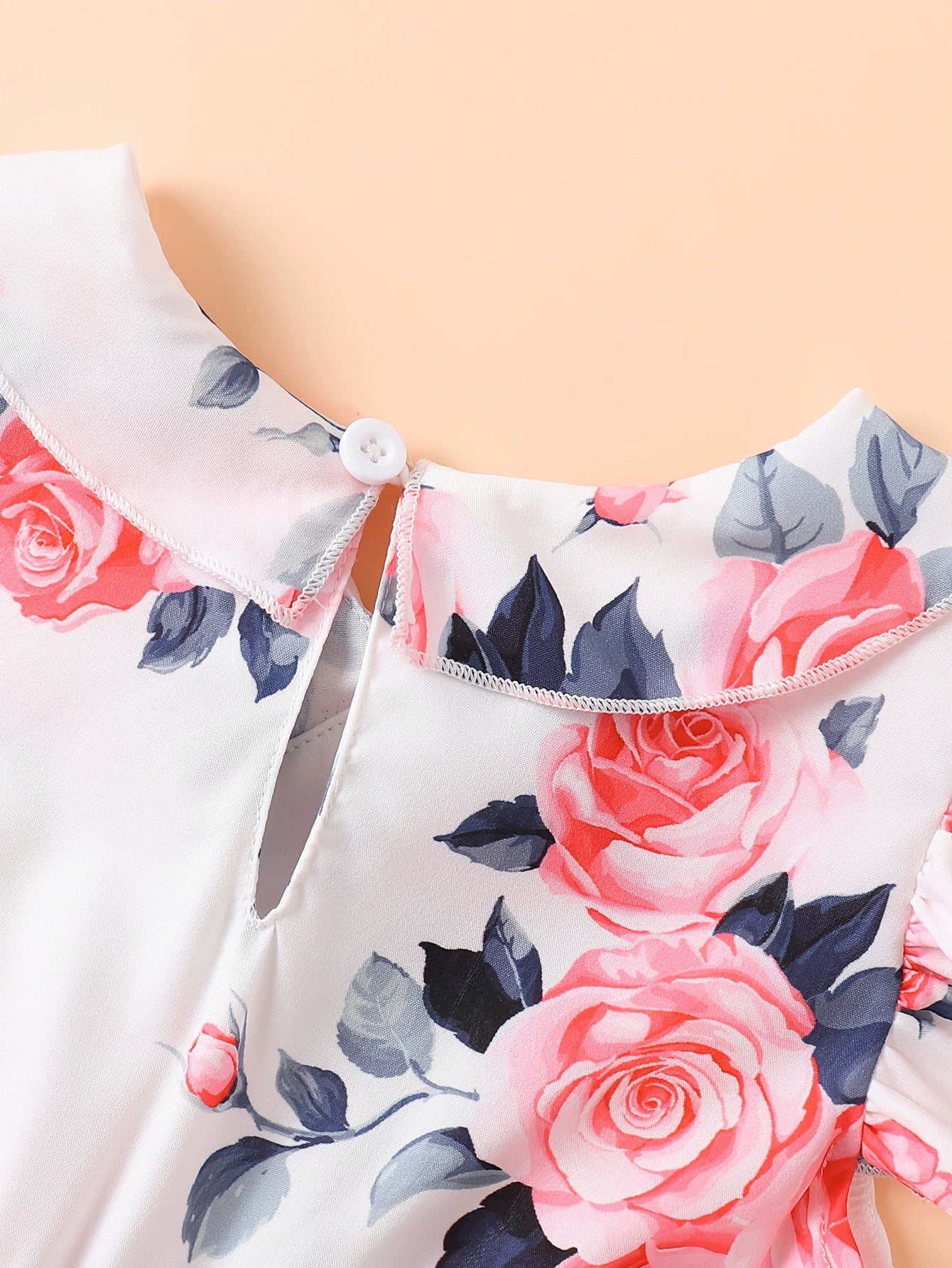 close-up-kids-floral-print-ruffle-bow-dress-pattern-detail