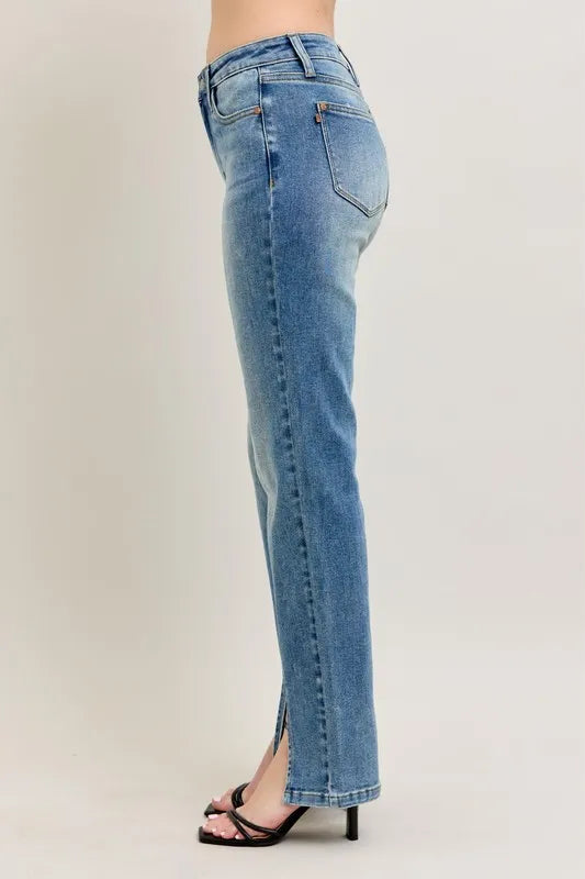 close-up-judy-blue-front-seam-detail-jeans