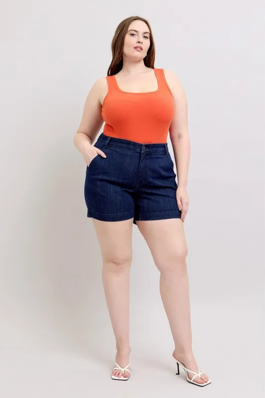 close-up-judy-blue-denim-shorts-fabric-detail-stretch-denim