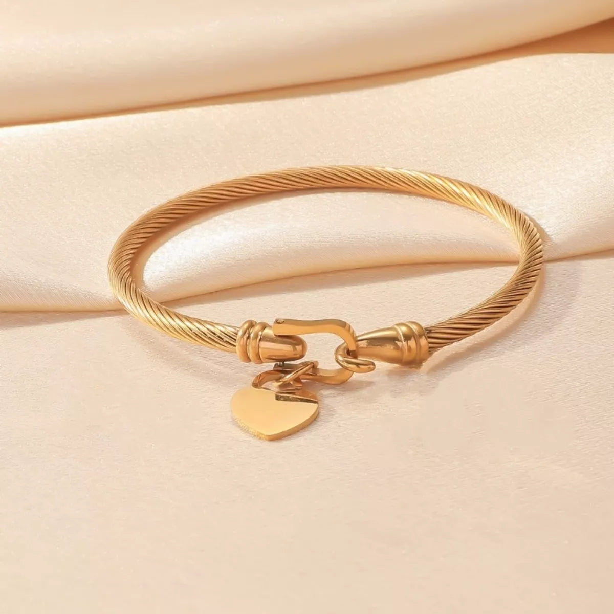 styled-18k-gold-plated-heart-earrings-and-bracelet-set-accessories