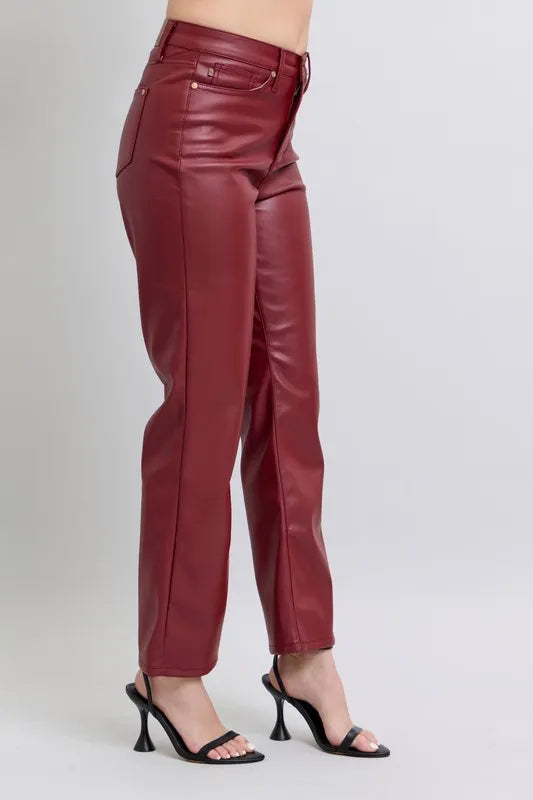on-model-judy-blue-high-waist-faux-leather-pants-fashion-look