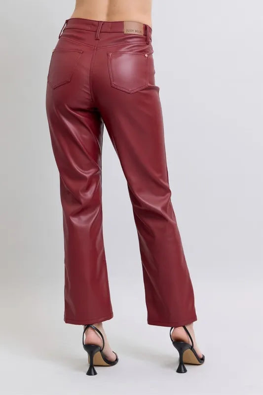 styled-judy-blue-faux-leather-straight-pants-trendy-outfit