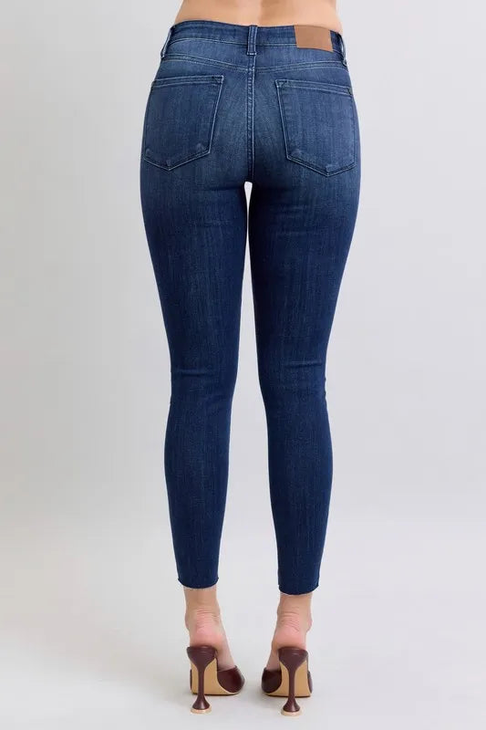 judy-blue-plus-size-skinny-jeans-raw-hem-back-view-comfortable-fit