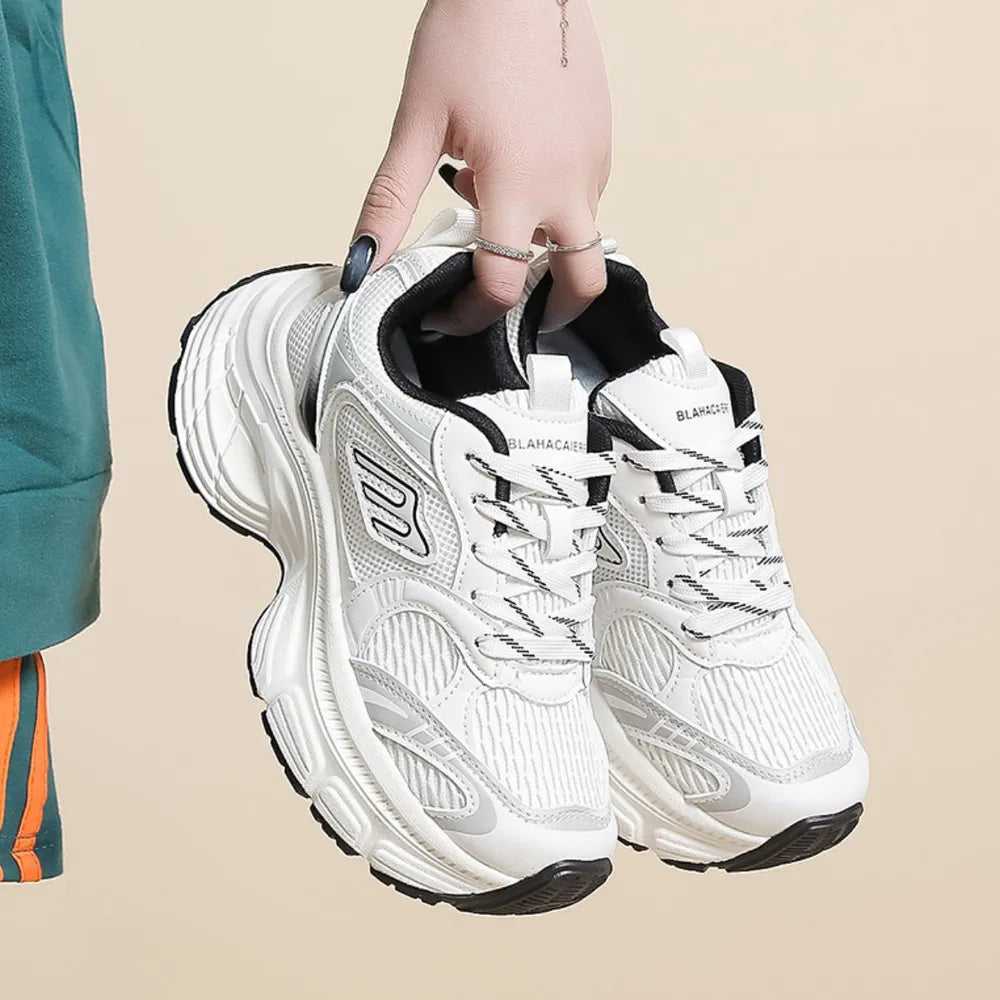 close-up-letter-lace-up-round-toe-athletic-shoes-lace-detail