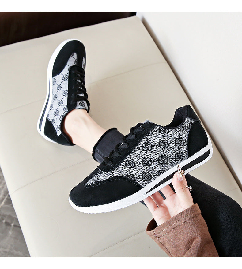 close-up-round-toe-lace-up-sneakers-lace-detail