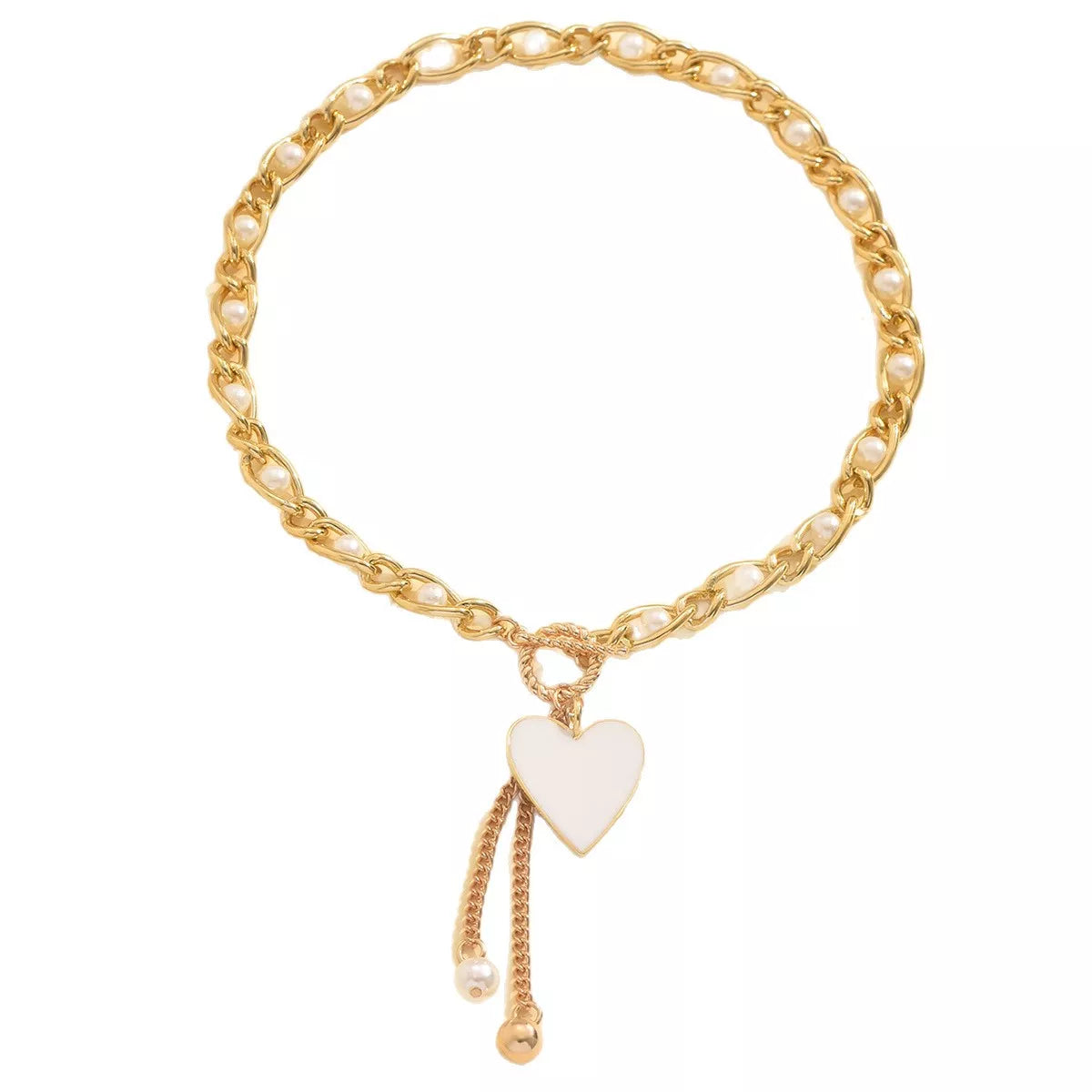 close-up-18k-gold-pearl-heart-pendant-necklace-detail