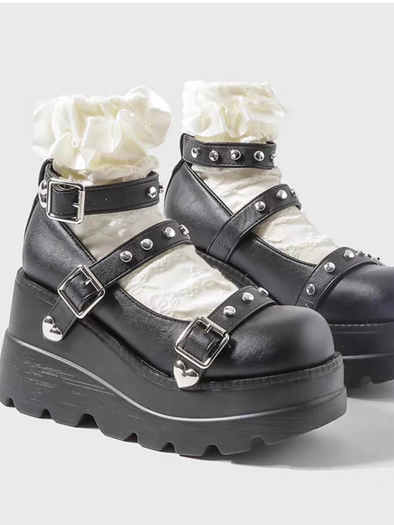 platform-mary-jane-shoes-with-triple-buckle-platform-sole-detail
