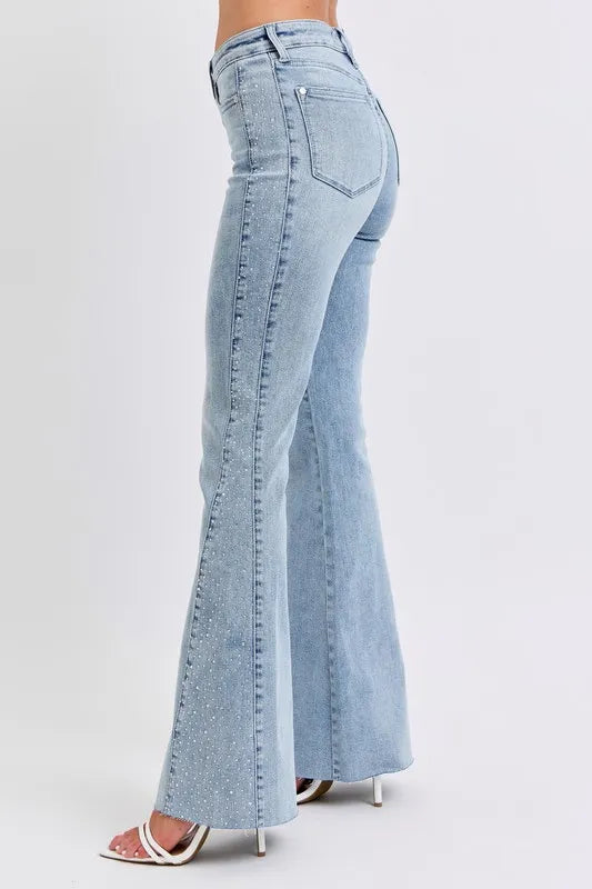 close-up-judy-blue-rhinestone-side-panel-detail-jeans