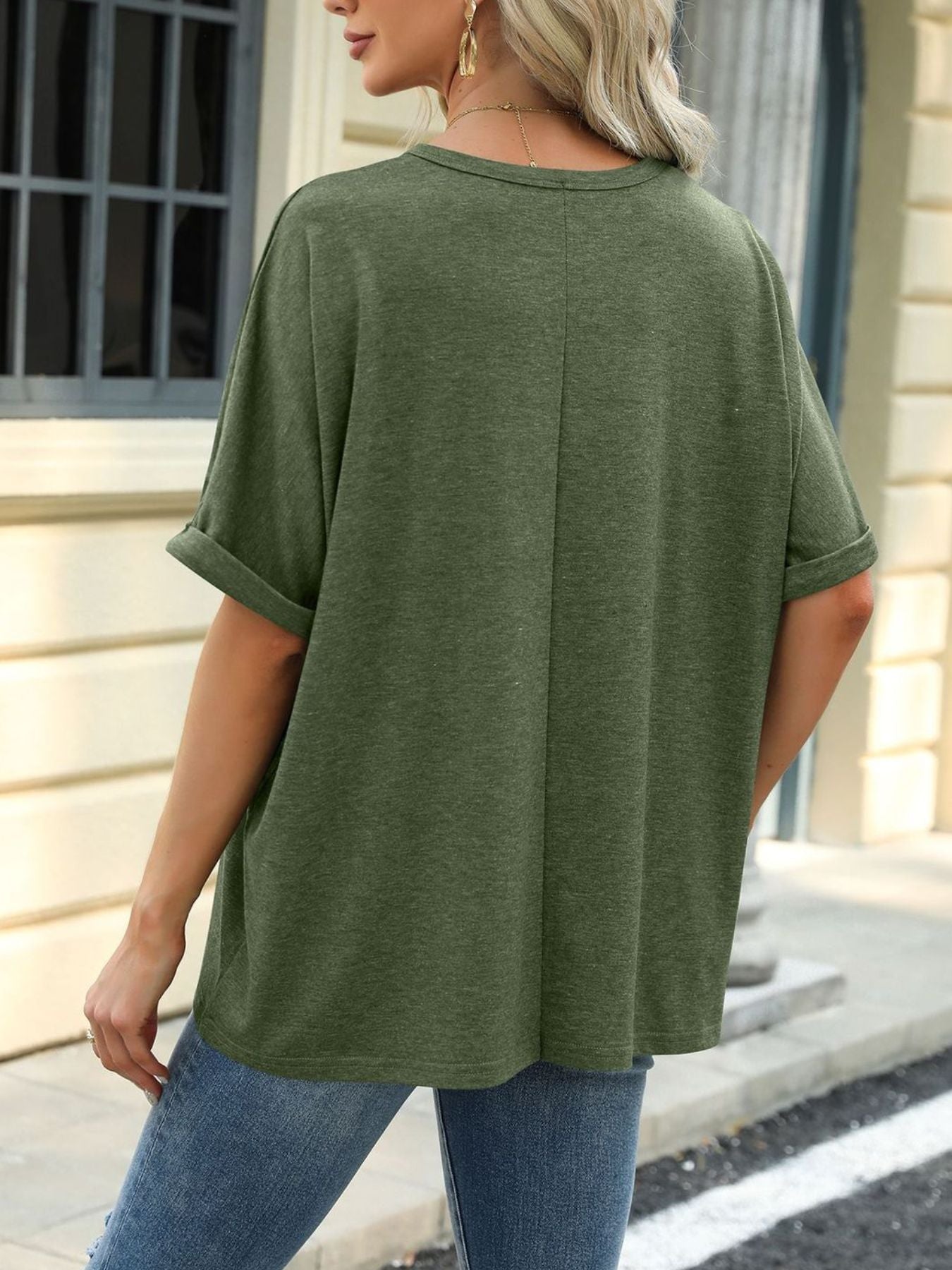 close-up-rolled-sleeve-detail-casual-loose-fit-tshirt