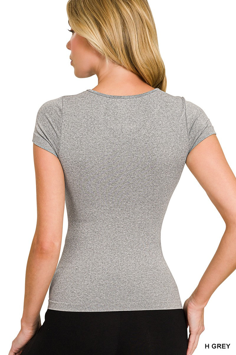 close-up-zenana-seamless-crew-neck-tee-fabric-detail