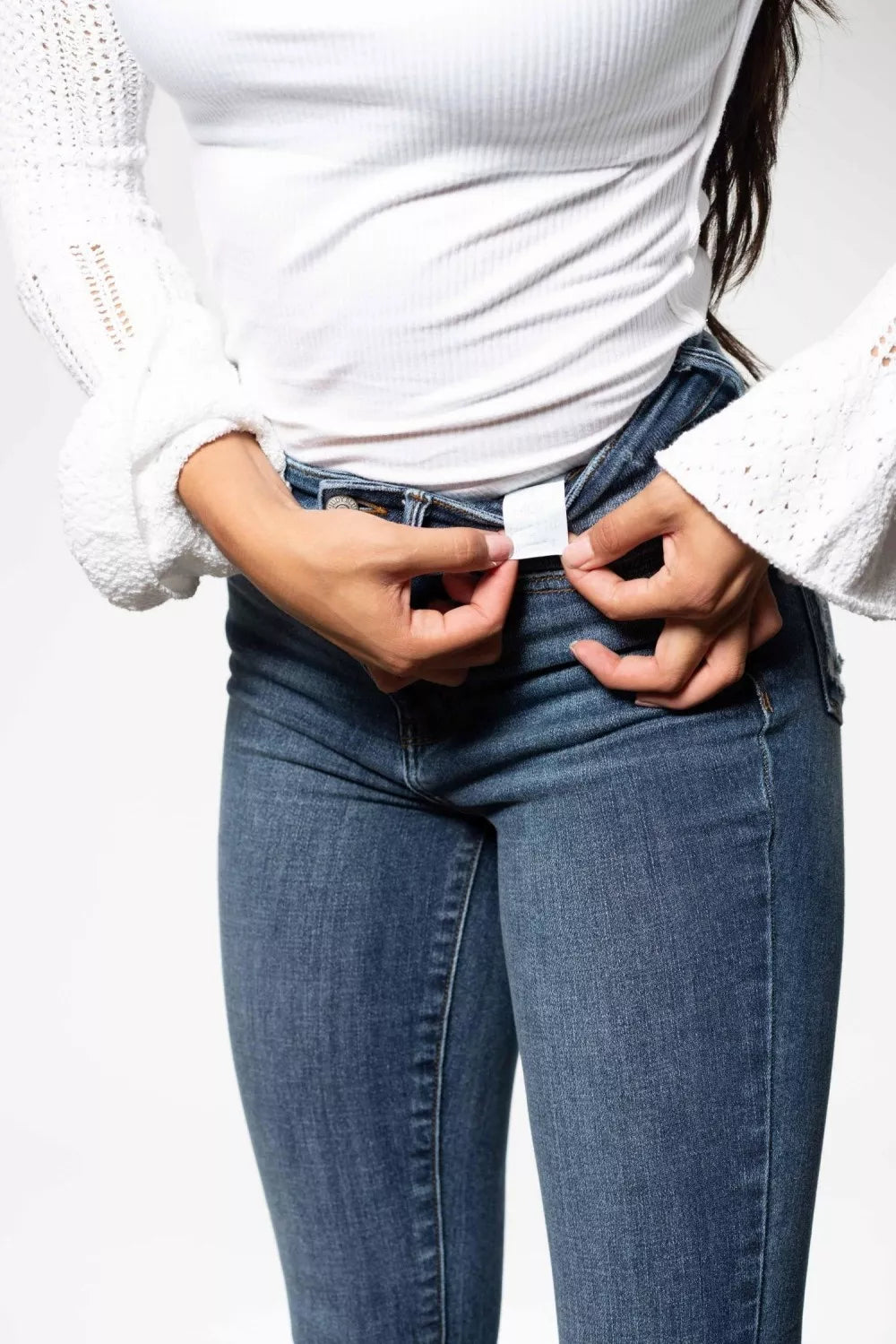 close-up-shark-bite-hem-detail-destroy-jeans