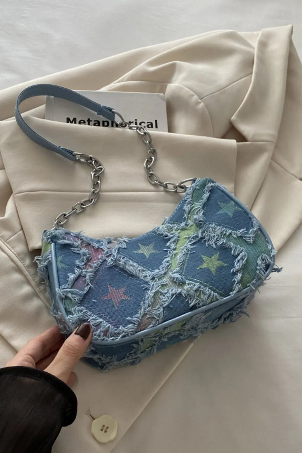 on-model-fringe-star-print-shoulder-bag-trendy-fashion-look