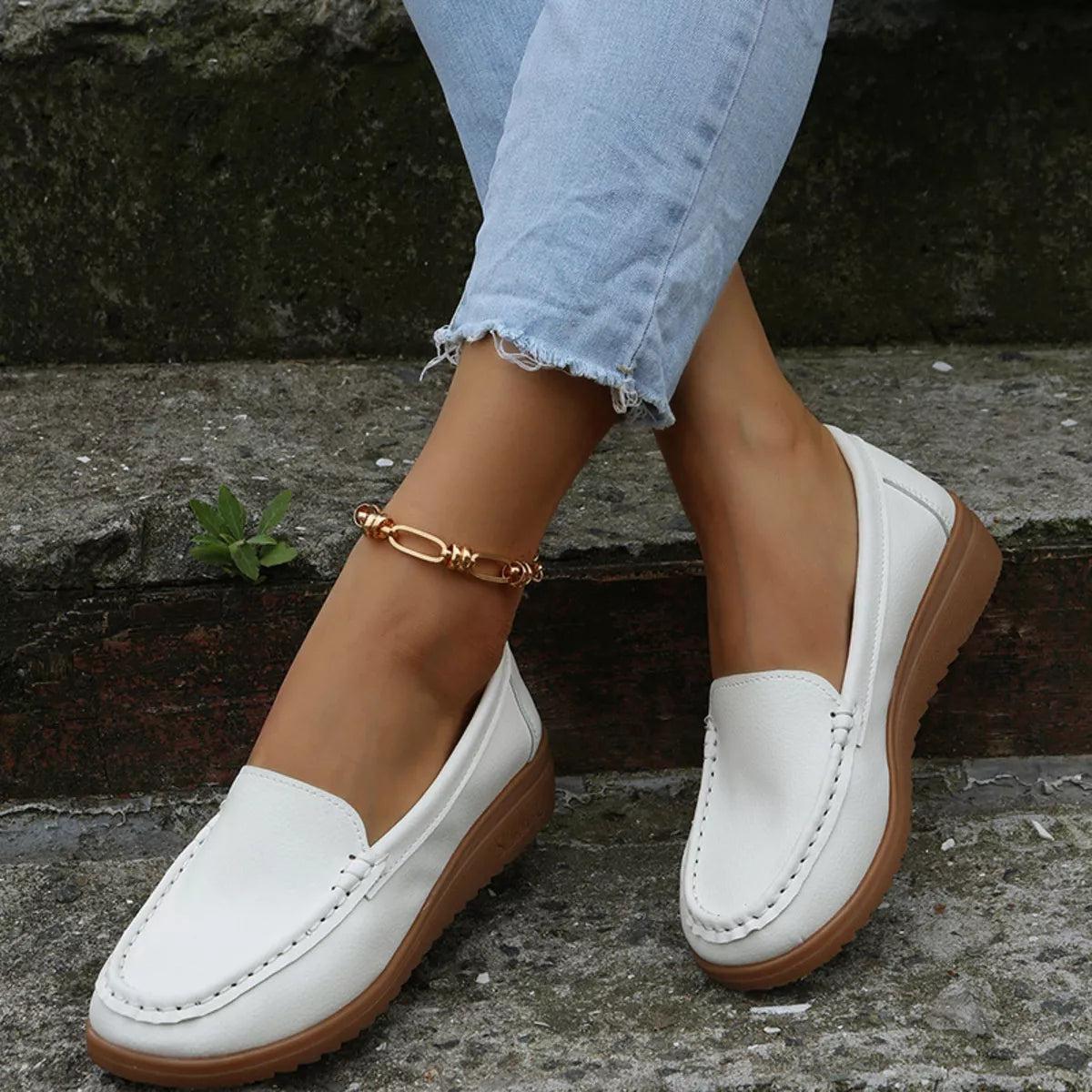 close-up-round-toe-wedge-slip-ons-material-detail