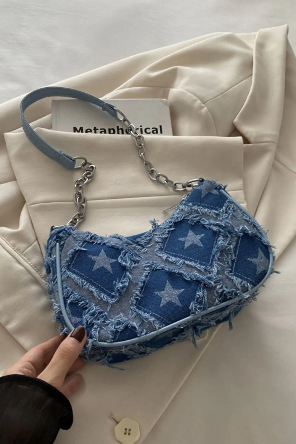 close-up-fringe-star-print-shoulder-bag-detail