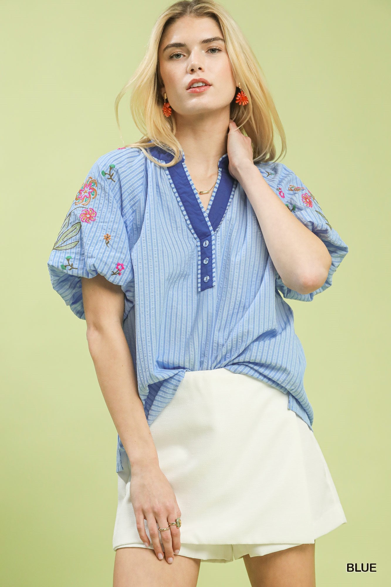 close-up-embroidered-stripe-top-fabric-detail
