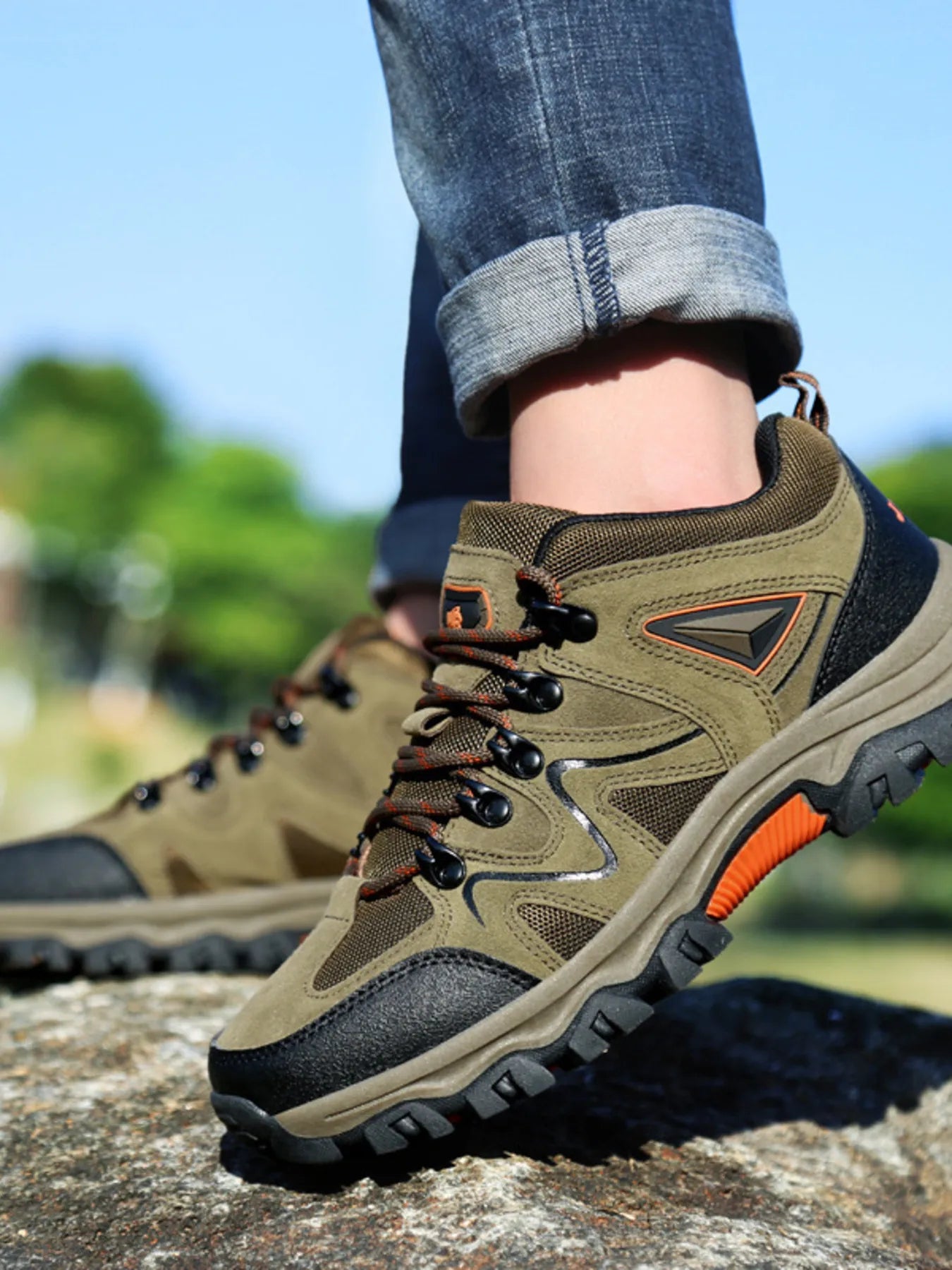 styled-mens-lace-up-athletic-shoes-activewear-fashion
