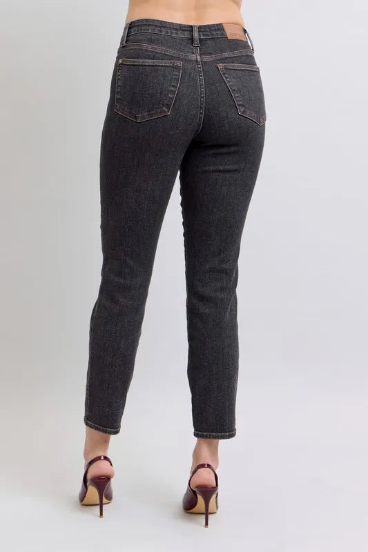 styled-judy-blue-mid-rise-tummy-control-slim-jeans-casual-outfit