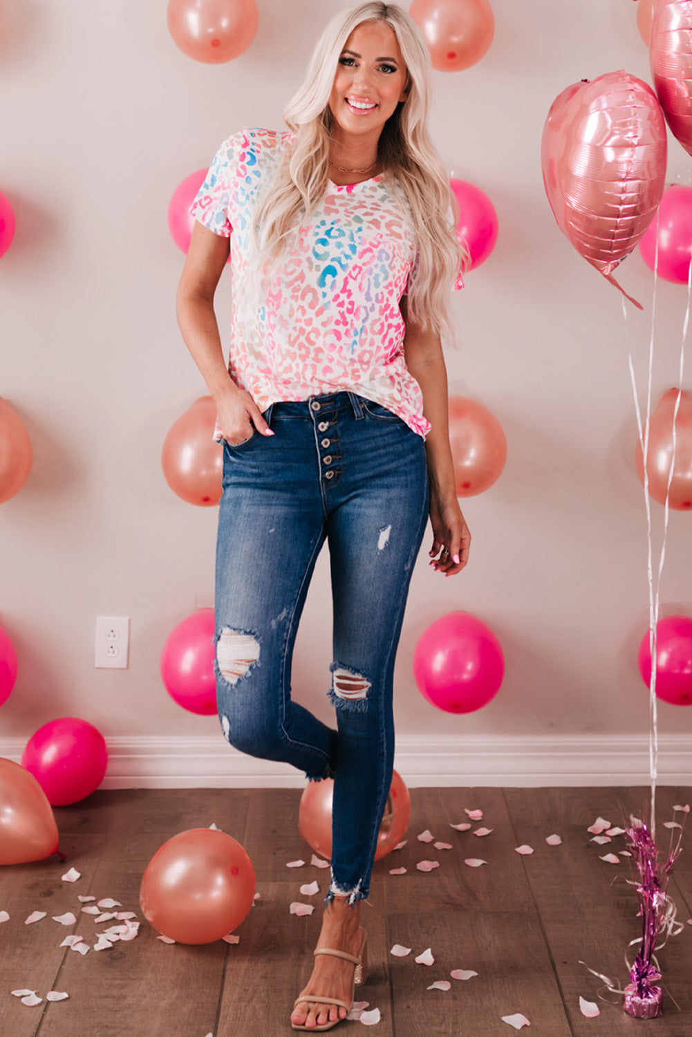 styled-leopard-vneck-short-sleeve-tee-casual-outfit