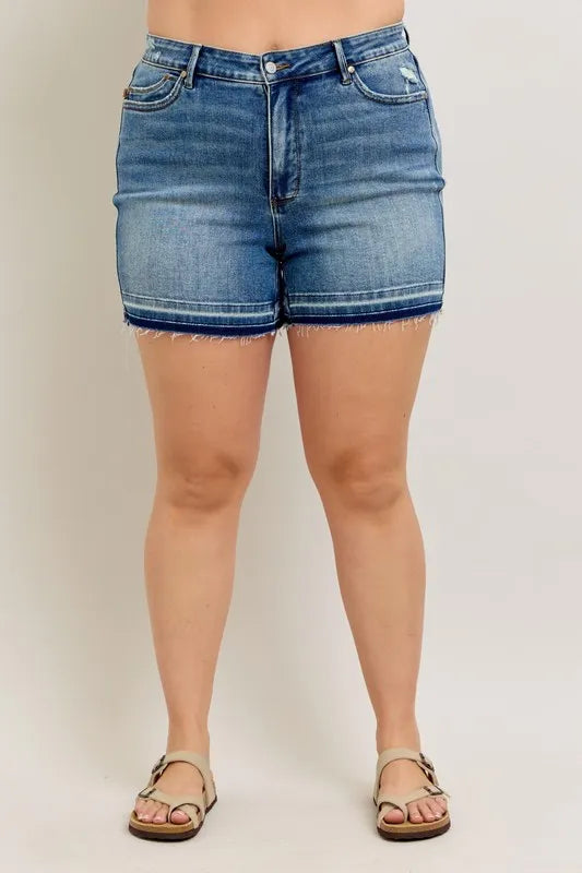 judy-blue-plus-size-tummy-control-denim-shorts-side-view-stretchy-fit